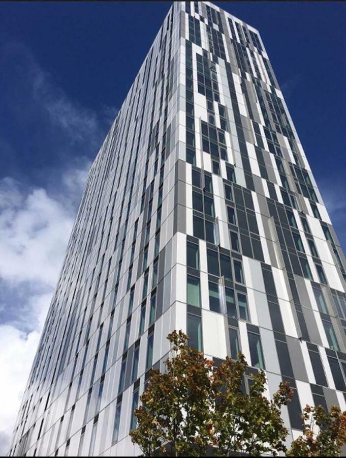 Studio Apartments Free Street Parking Subject To Availability Manchester Exterior photo